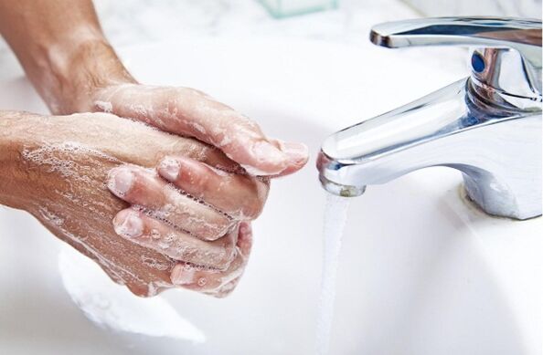 Před přípravou bezlepkového jídla pro vaše dítě byste si měli umýt ruce. 