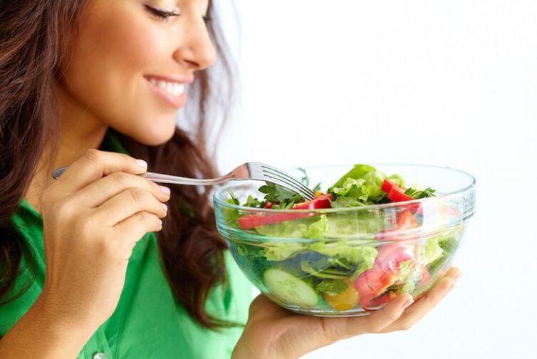 jíst zeleninový salát pro hubnutí